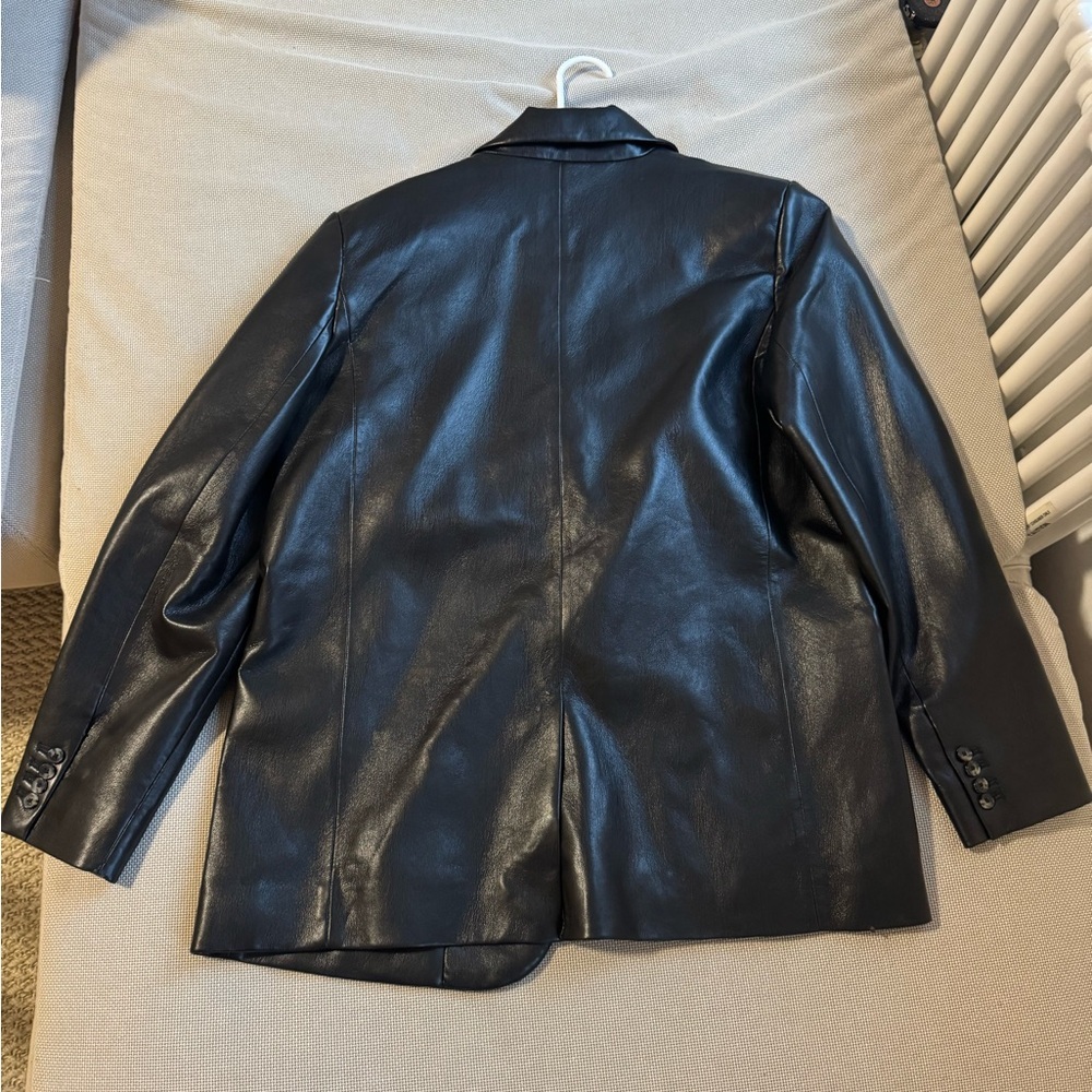 Aritzia Wilfred Black Vegan Leather Blazer - Picture 5 of 5